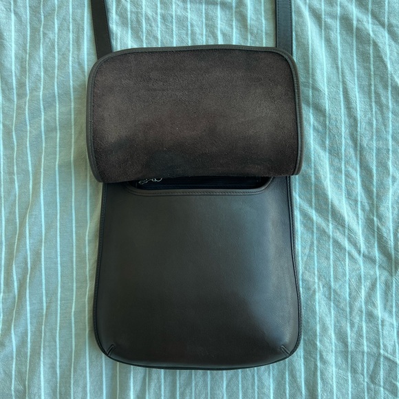 Vintage Coach 9135 Hippie Saddle Bag in Mahogany & Silver Hardware - Picture 10 of 12